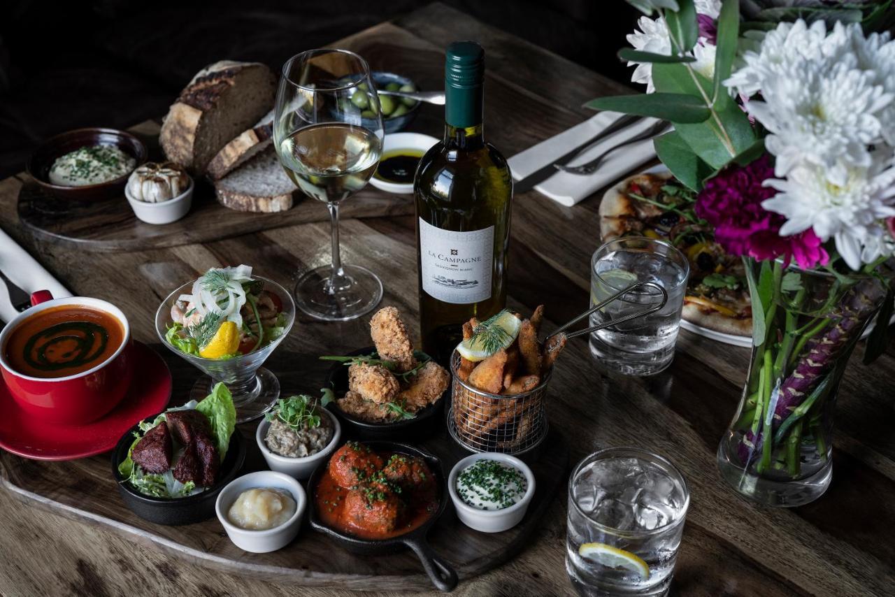 The Walnut Tree Inn Blisworth Eksteriør bilde