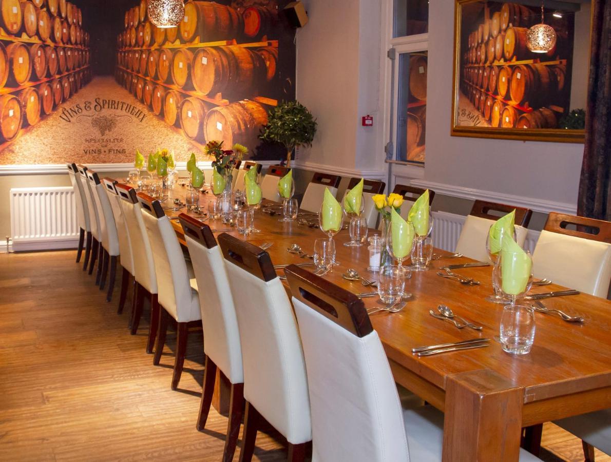 The Walnut Tree Inn Blisworth Eksteriør bilde